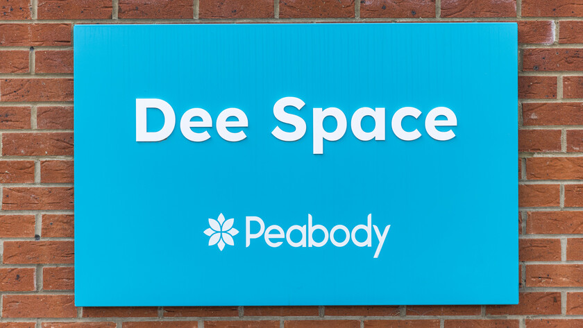 Dee Space Reading 211A6060