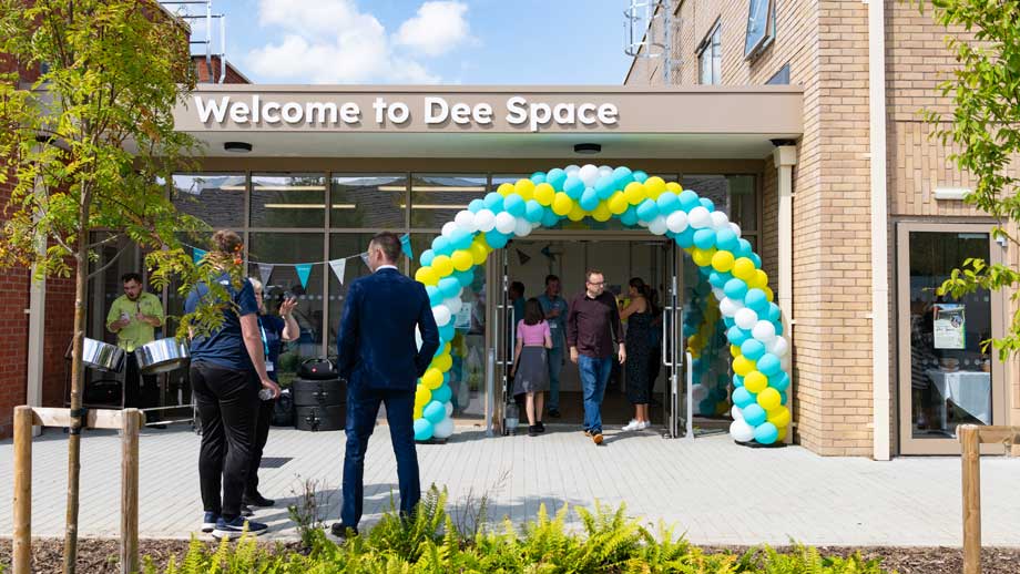 Dee Space